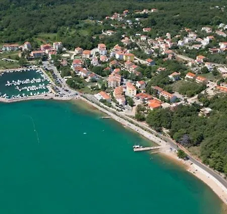 Ana * Čižići